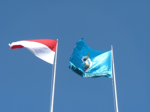 merah putih dan bendera MTQN bengkulu 2010